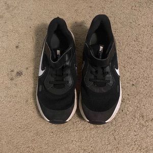 Kids Nike tennis shoes